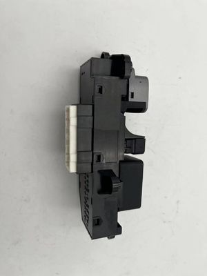 Die elektronische Handbremsschalter für die Rundparkschaltung 2013-2016